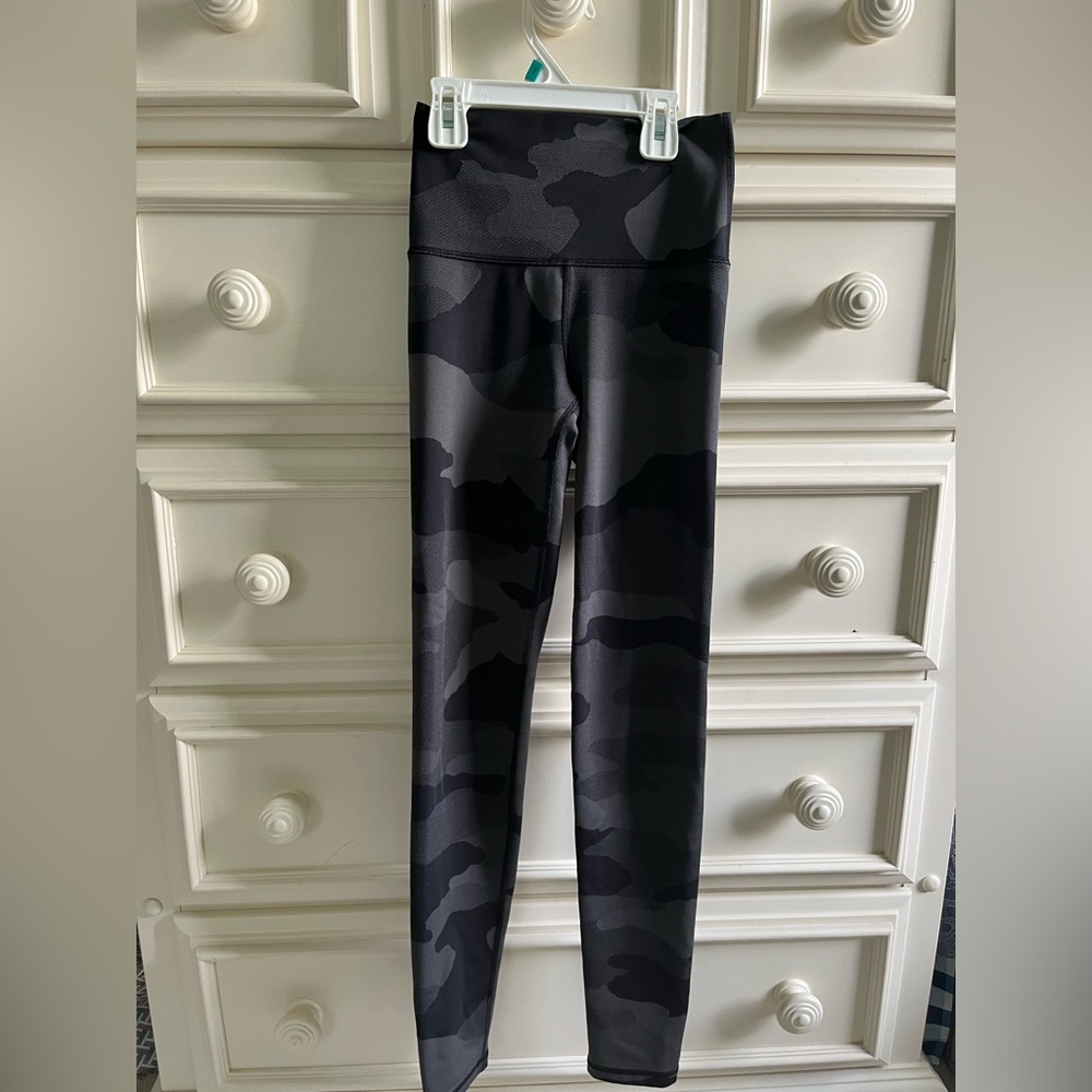 Womens XS Long Aerie Camo Leggings